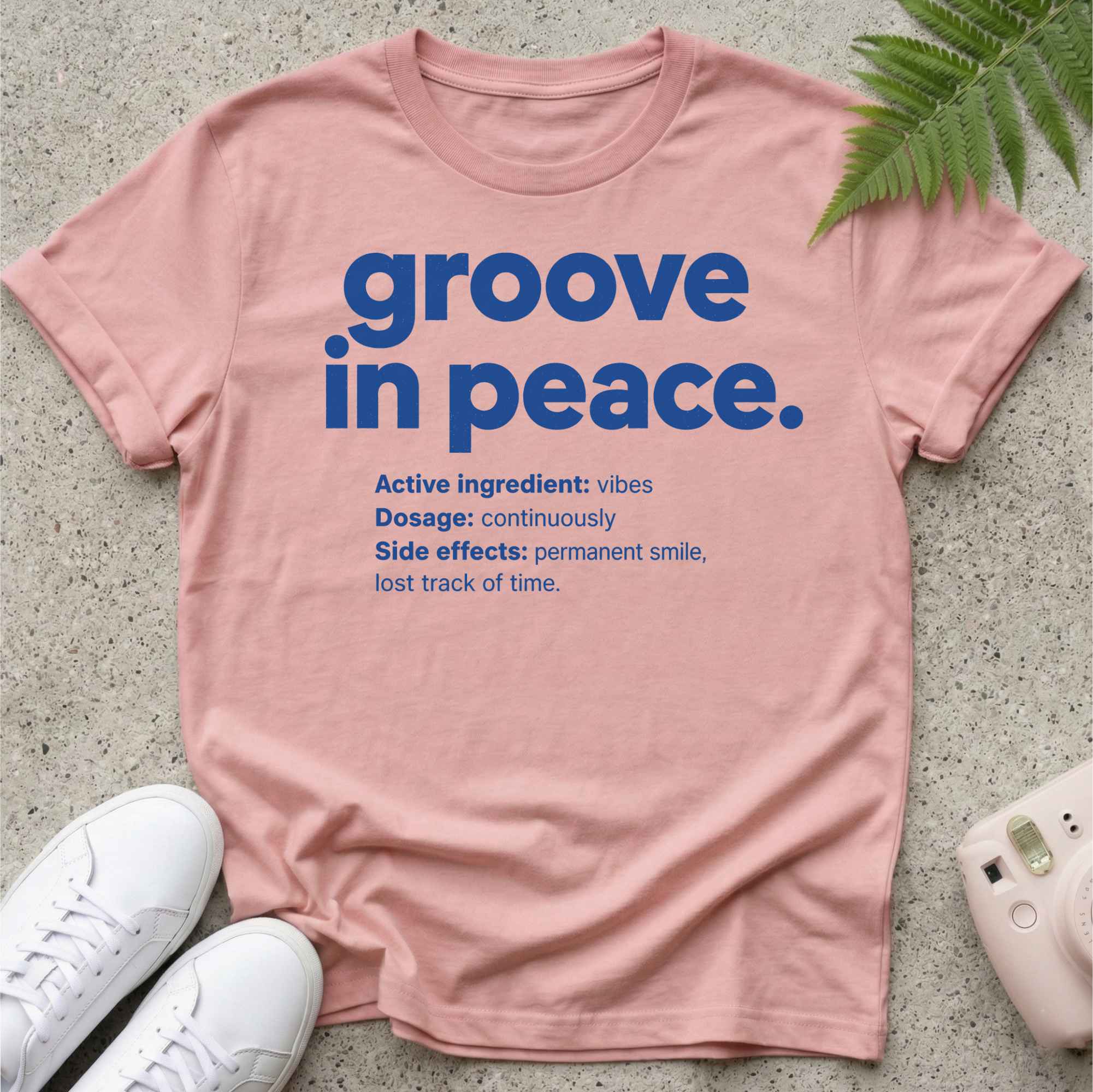 groove in peace. T-shirt