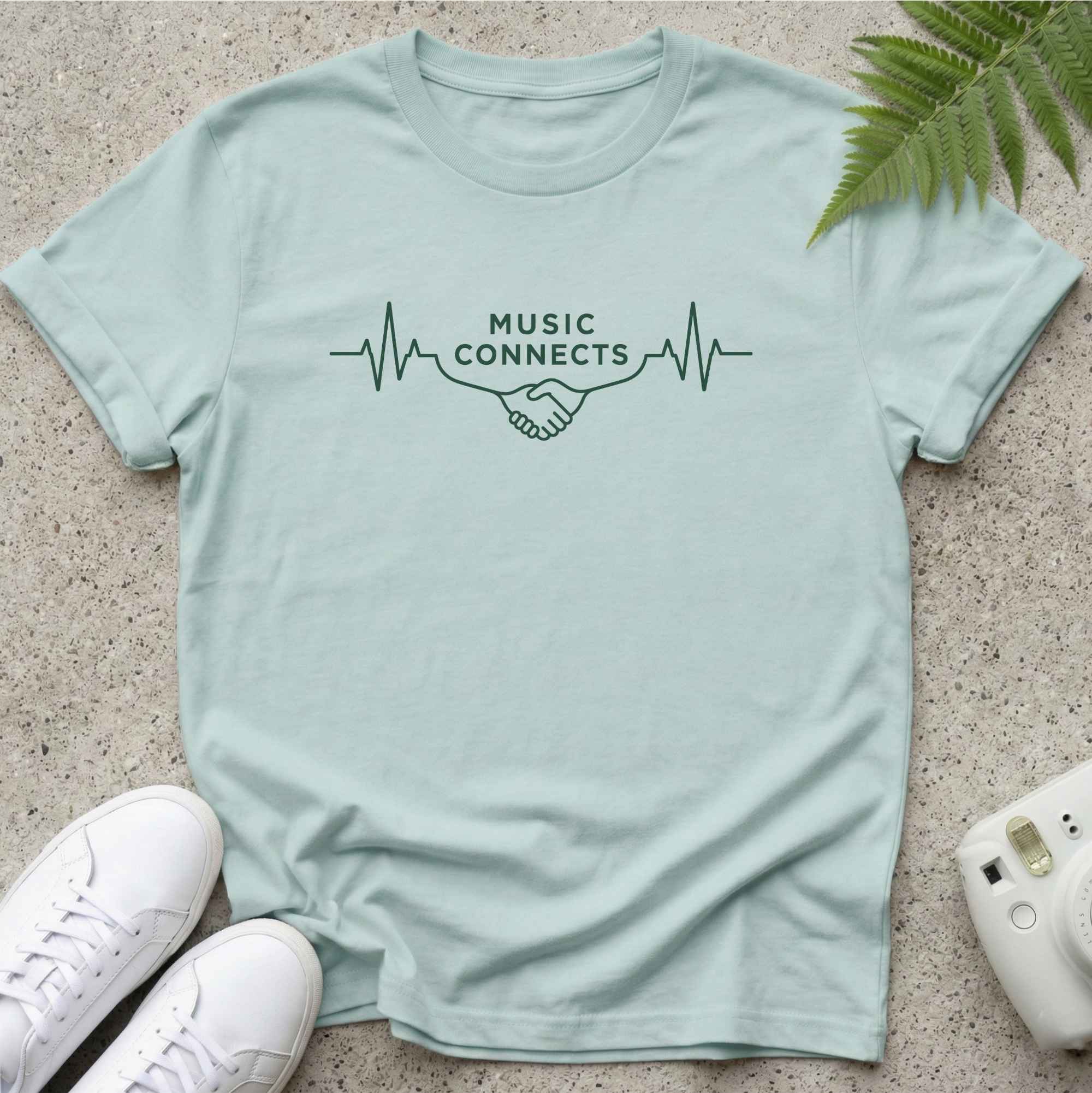 Music connects Green T-shirt