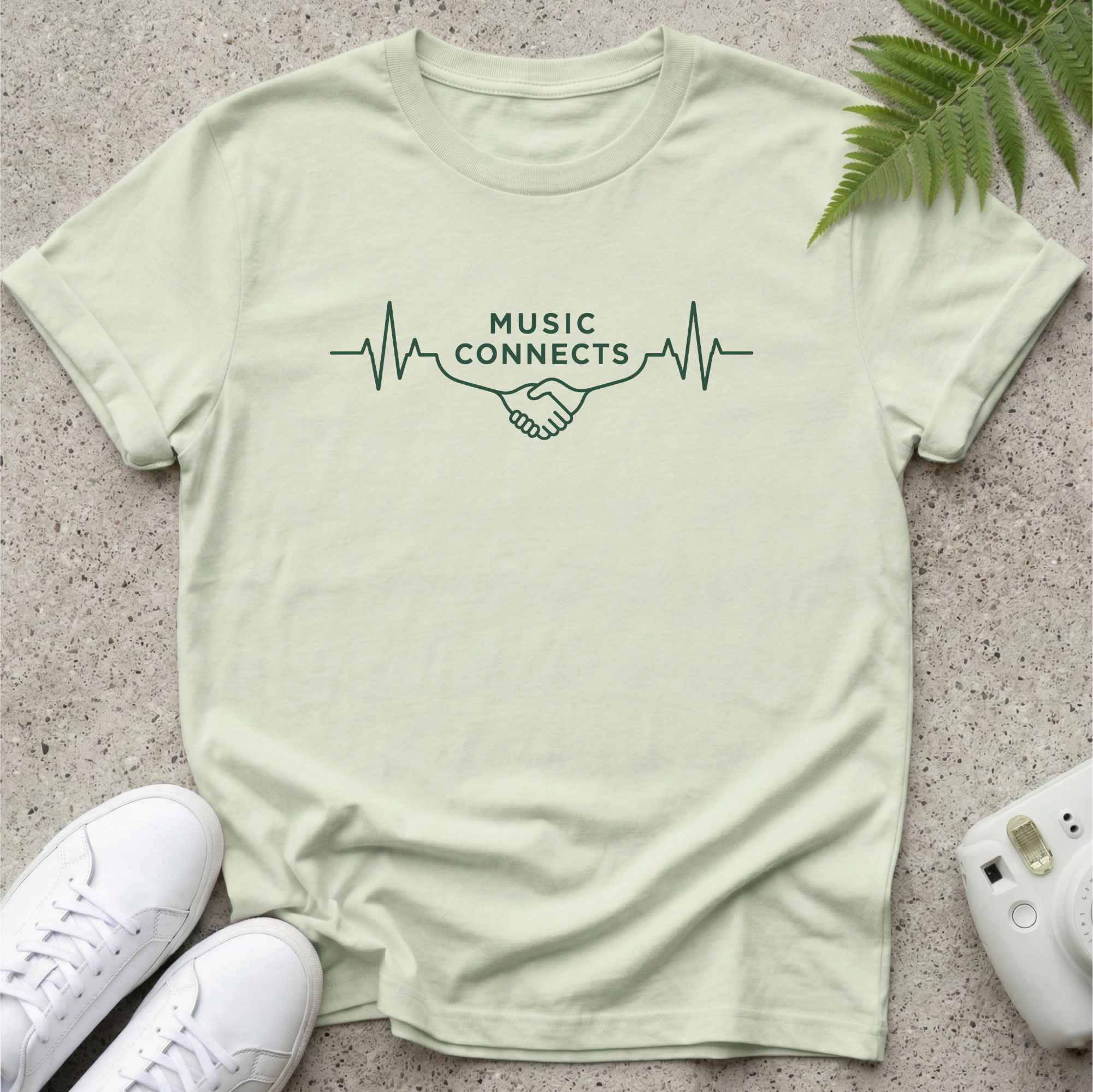 Music connects Green T-shirt